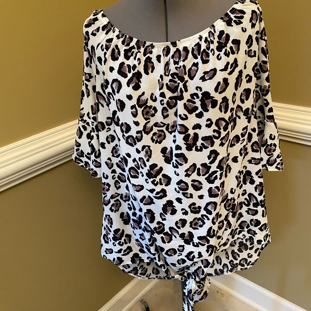 Women’s plus s sweet lovely off the shoulder shirt